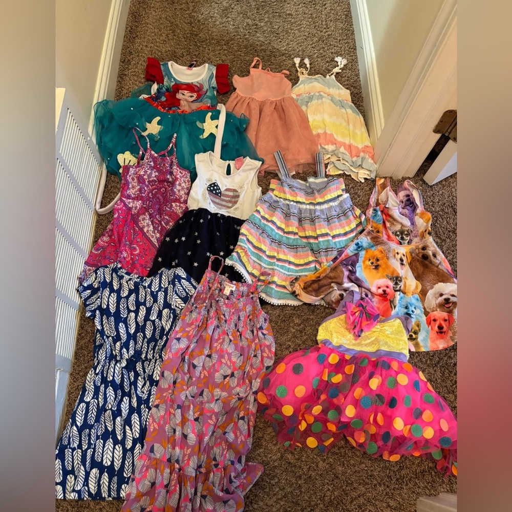Tons of toddler dresses/shorts/shirts/shoes! Most size 4 with some 5 - Picture 2 of 4